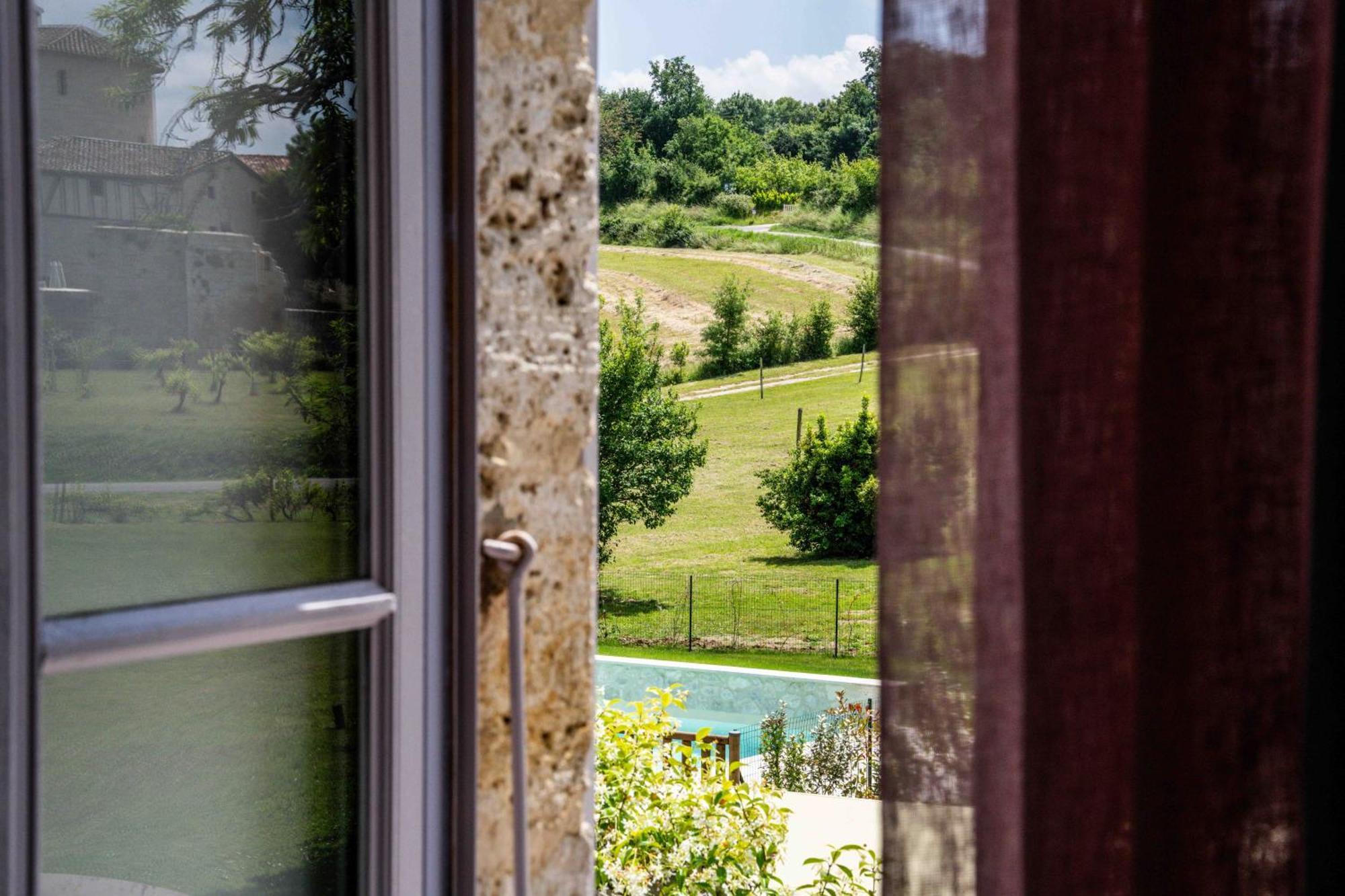 Logis L'Auberge De Larressingle ภายนอก รูปภาพ